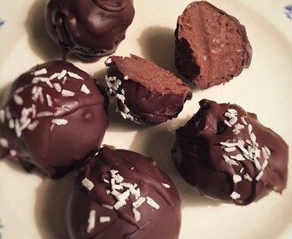 Chokladdoppade proteinbollar/tryfflar