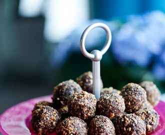 Paleo-Chokladbollar med rostade hasselnötter