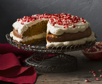 Morotskaka med saffran och vit chokladsmörkräm