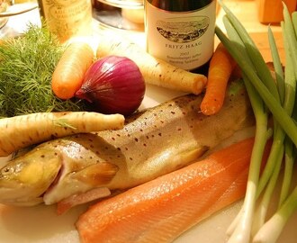 Stekt fisk, fjällöring och grönsaker