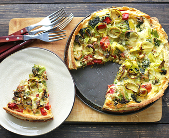 Vegetarisk Paj – Med Fetaost, Broccoli och Paprika