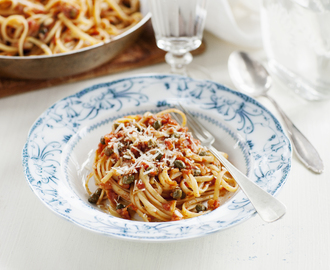 Linguine med kapris och tomat