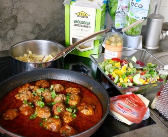 Tips på fredagsmiddag! Underbara Italienska köttbullar med persilja och parmesan!