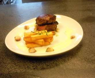 Entrecote med pommes bistro och roquefortsås