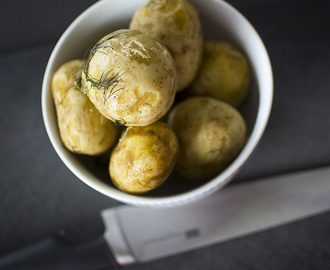 Potatissallad med kapris, dill och persilja
