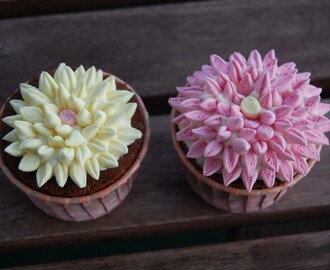 Flower cupcakes