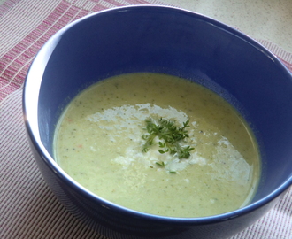 Broccoli och savoykålsoppa med touch av getost