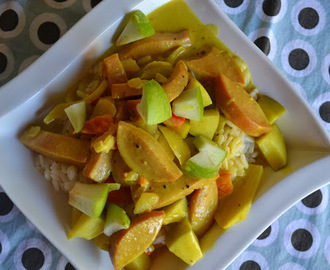 Falukorvsgryta med äpple och curry