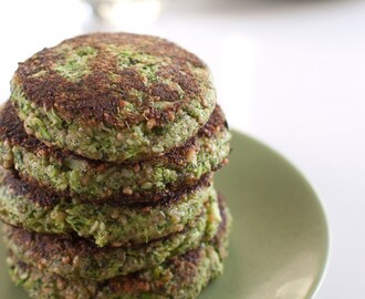 Gröna biffar med broccoli och basilika