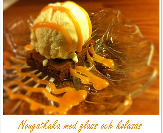 Nougatkaka med vaniljglass och kolasås