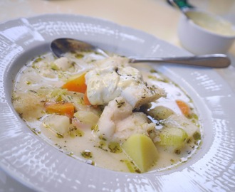 Fisksoppa med potatis och rotfrukter