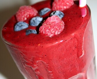 Classic Berry smoothie with a superfood twist