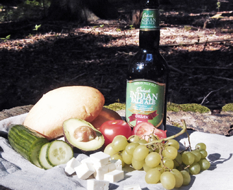 Picknicks-ciabatta med avocado, fetaost, tomat etc.