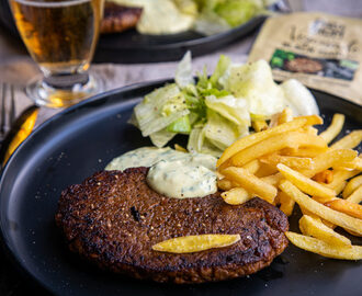 Vegansk Steak Frites med svart vitlök