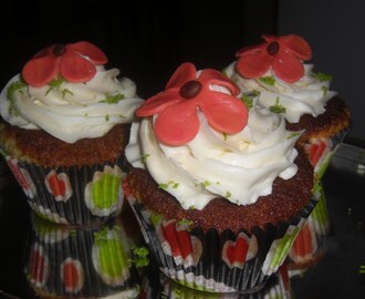 Cupcakes med kokos, lime och vit choklad
