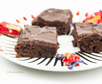Dumle Chocolate Squares with Chocolate Frosting