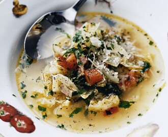 Soppa med kål och pancetta