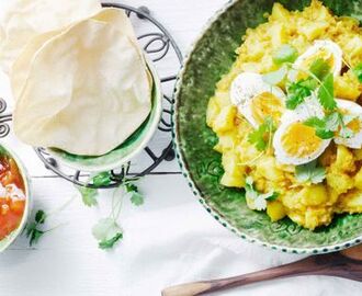 Potatis- och linsgryta med ägg, curry och mango chutney