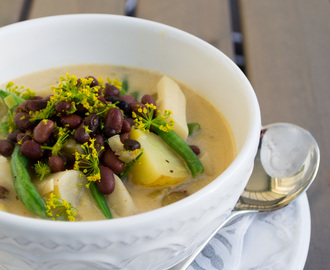 Veckans vegetariska: Svartrot- och potatissoppa med krondillsbönor