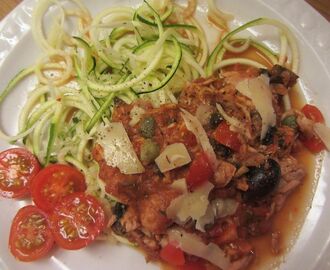 Enkel & snabb tonfisksås med zucchinispagetti