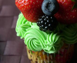 Summer Berrys cupcakes.