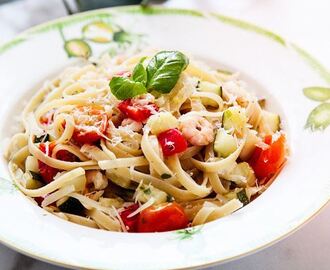 Linguini med räkor och frästa grönsaker