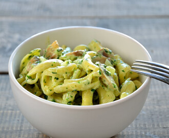 Pasta med spenat och champinjoner