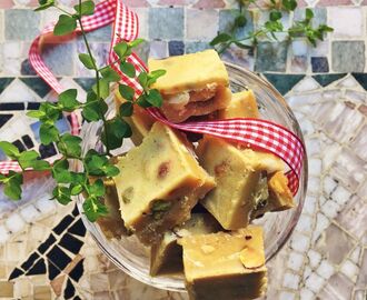 Saffransfudge med tahini och pistagenötter