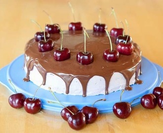 Very cherry chocolate cake (LCHF)