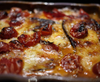 Auberginegratäng med mozzarella och parmesan