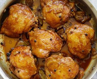 Chicken Adobo - crazy delicious Filipino Chicken Adobo recipe made in one pot. Chicken Ab… | Chicken adobo recipe easy, Easy chicken recipes, Chicken dinner recipes