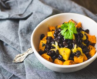 Roasted sweet potato & black beans salad