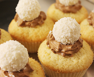 Kokoscupcakes med chokladmousse och Ferero Rocher