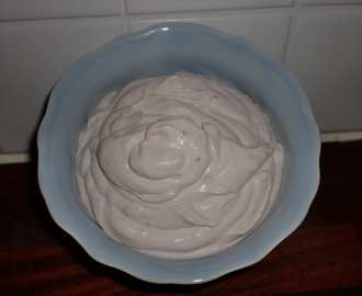 Strawberry curd frosting
