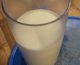 Hemmagjord mandelmjölk