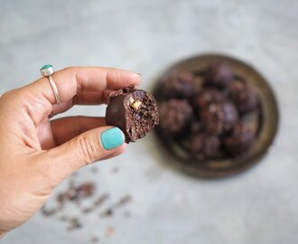 Nyttiga chokladpraliner med valnötter och kakaonibs
