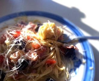 Linguini med bacon & oliver