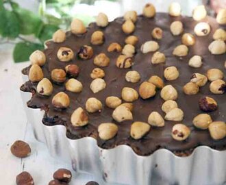 Mjölkchokladkladdkaka med hasselnötter