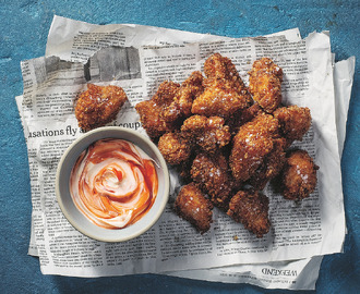 Spicy nuggets med sriracha-crème fraiche