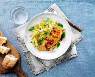Kycklingbröstfilé med pasta, fänkål och basilika