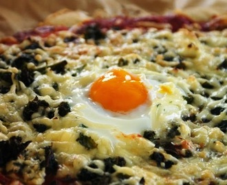 Vegetarisk Grönkålspizza med ägg