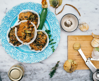 Glutenfria muffins med broccoli, spenat och äpple.