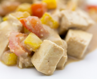 Tofu in Peanut Sauce