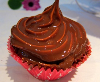 Mums-mums cupcakes (Chokladcupcakes med marshmallowglasyr)