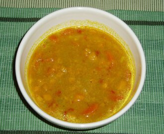 Indisk curry- och morotssoppa