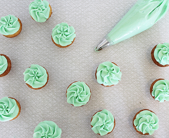 Pear and vanilla cupcakes