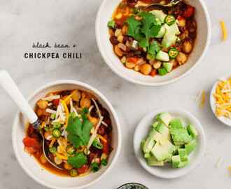 Black Bean & Chickpea Veggie Chili