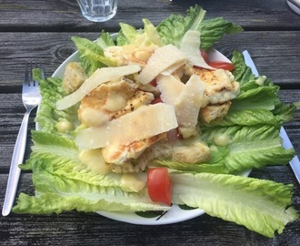 Jävligt God Sommar, avsnitt 3 – Vegetarisk Ceasarsallad med Halloumi