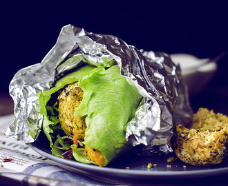 Vegetarisk falafel med solrosfrön och saffranspumpasås