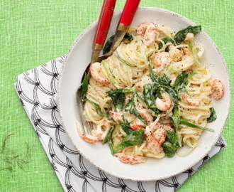 Pasta med prästost, kräftstjärtar och spenat